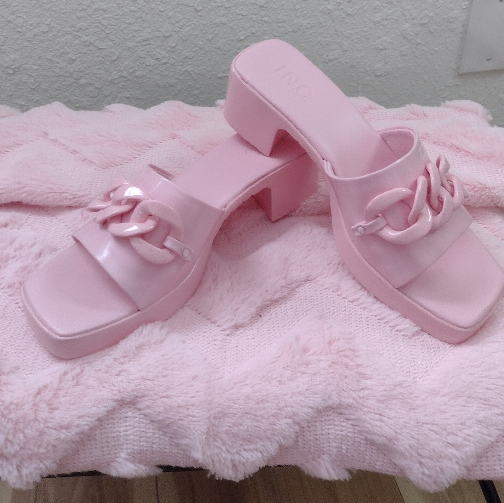 Shoes - Picture 2 of 4